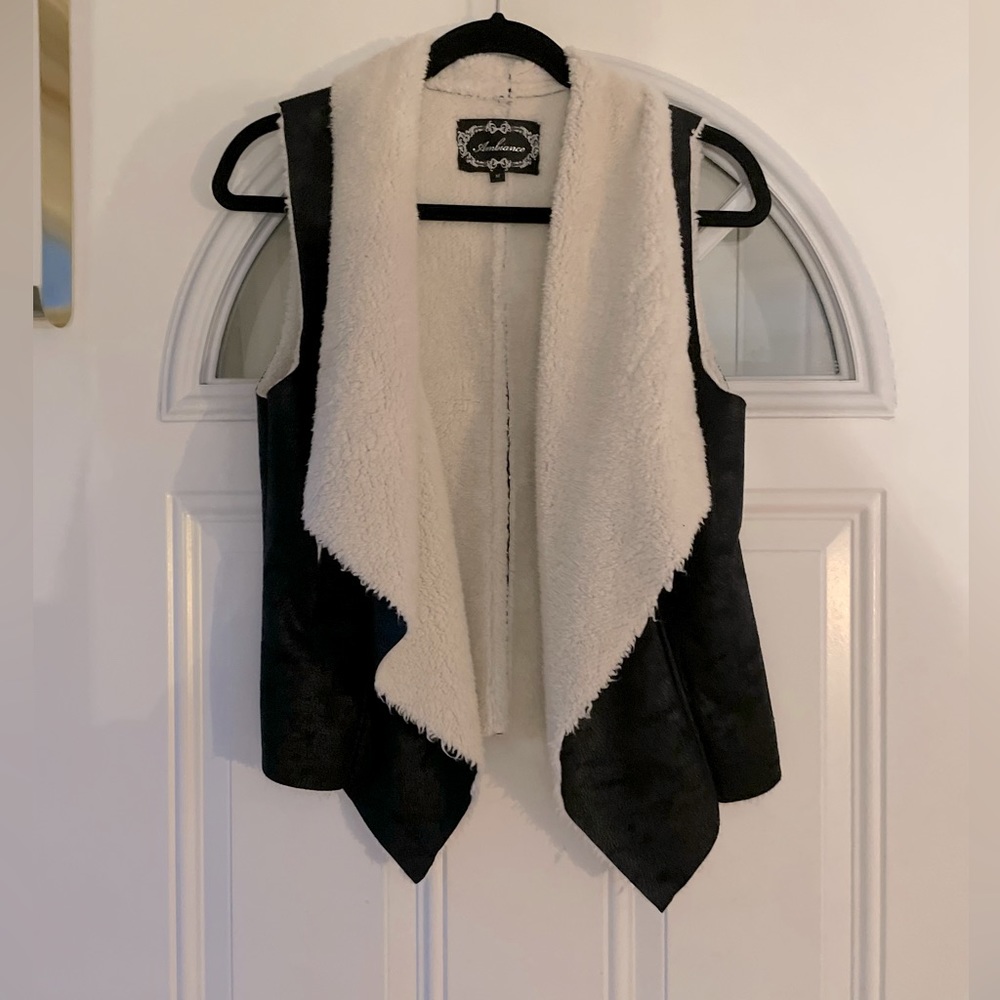 Faux Leather Sherpa Vest - size M
